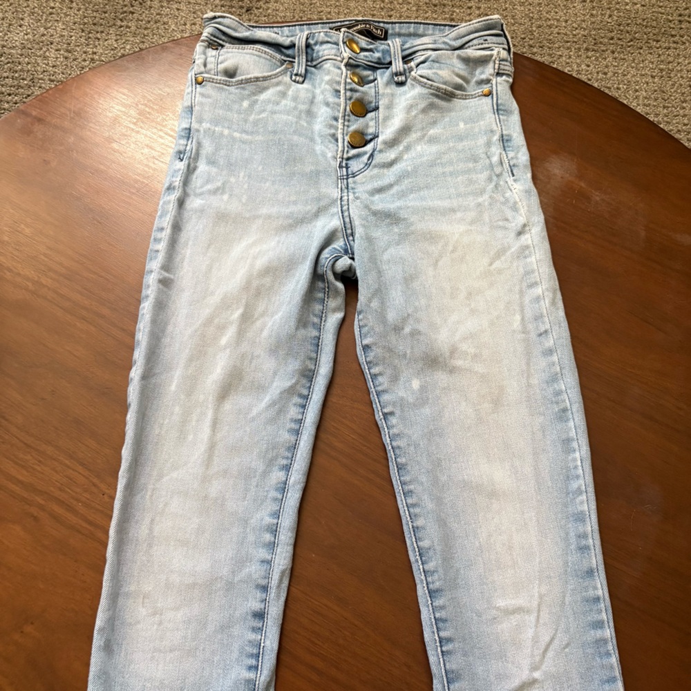 Abercrombie & Fitch High Rise Jeans Light Blue Faded Women's Size 24" - Picture 2 of 11